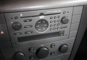 Opel - Corsa C vanaf 2000 Radio CD-Speler reparatie
