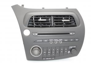 Honda - Civic achtste gen. vanaf 2006 Radio CD-Speler reparatie